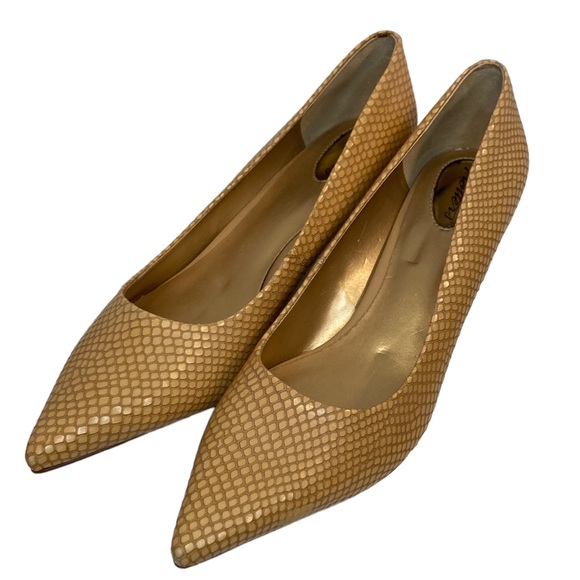 Trotters Shoes - Trotters Tan Scale High Heal Size 9.5